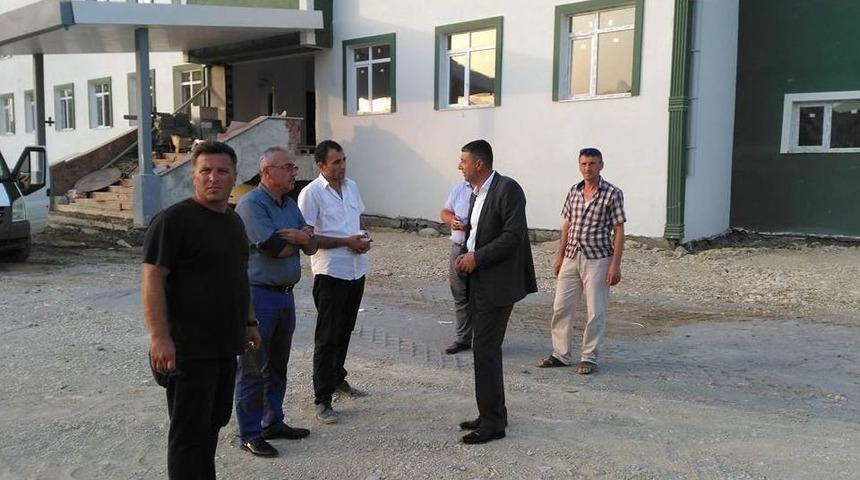 Kaymakam &Ouml;zt&uuml;rk, Okul İnşaatında İncelemelerde