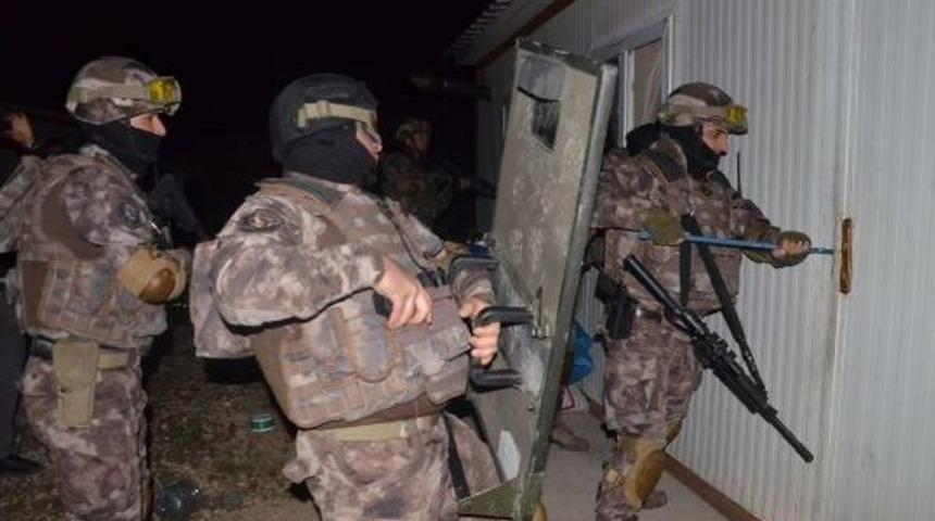 Bursa'da Uyuşturucu Operasyonu: 9 G&ouml;zaltı