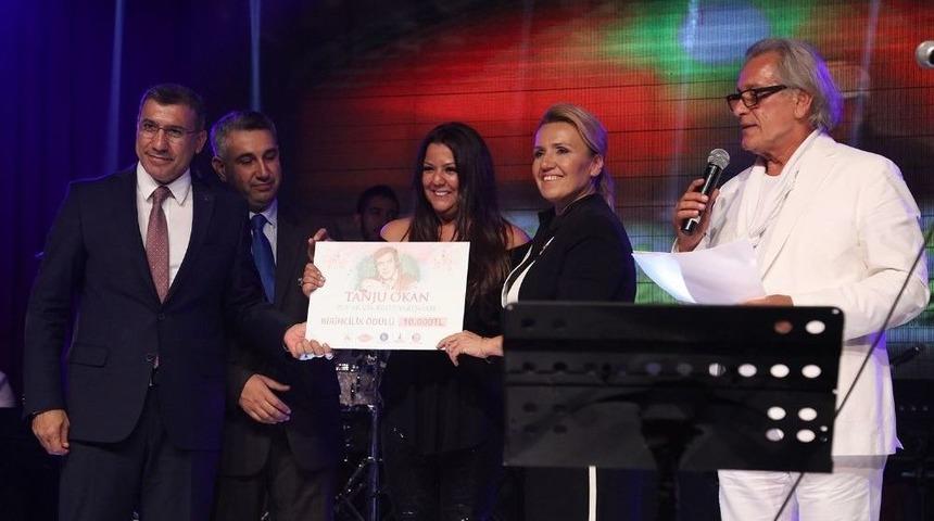 Besteler Tanju Okan İ&ccedil;in Yarıştı