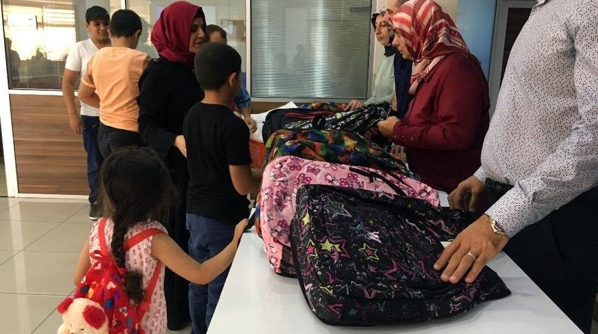 K&uuml;&ccedil;&uuml;k&ccedil;ekmece Belediyesi&rsquo;nden İhtiya&ccedil; Sahibi &Ouml;ğrencilere Kırtasiye Yardımı