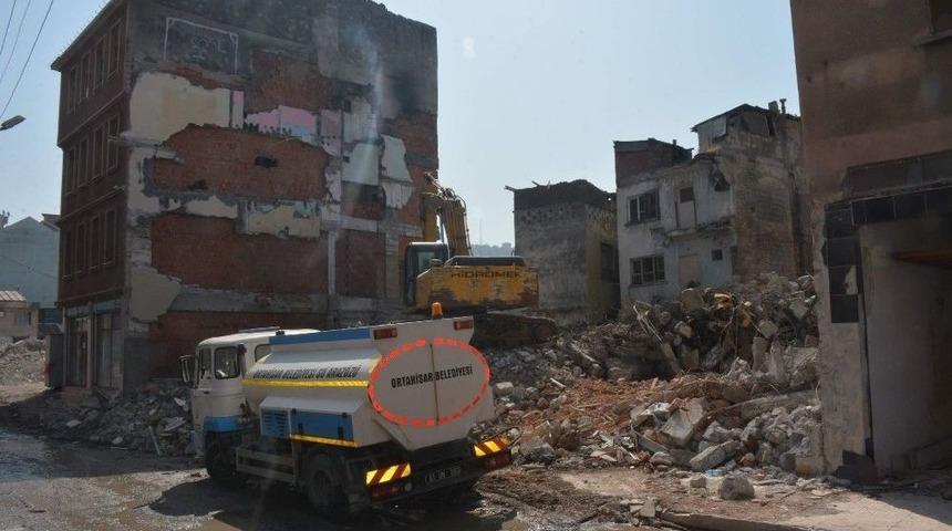 Pazarkapı&rsquo;da 32 Binanın Yıkımına Başlandı