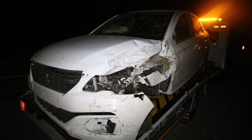 Konya&rsquo;da İki Otomobil &Ccedil;arpıştı: 7 Yaralı