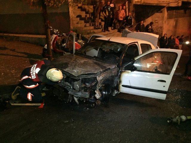 Kağıthane&rsquo;de L&uuml;ks Ara&ccedil; Kundaklandı 2