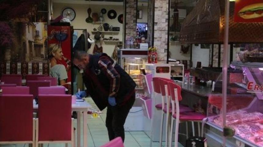 Lokantada Tartıştığı 2 Kişiyi Bacaklarından Vurdu