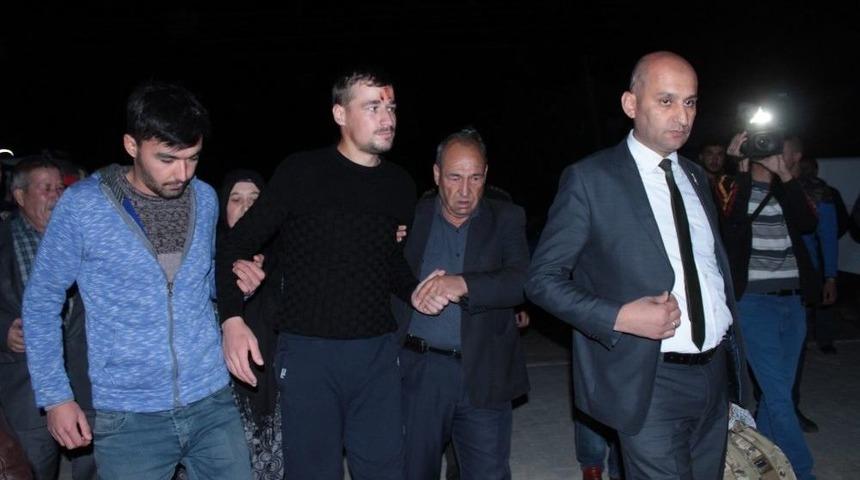 Gazi, Baba Evinde Kurban Kesilerek Karşılandı