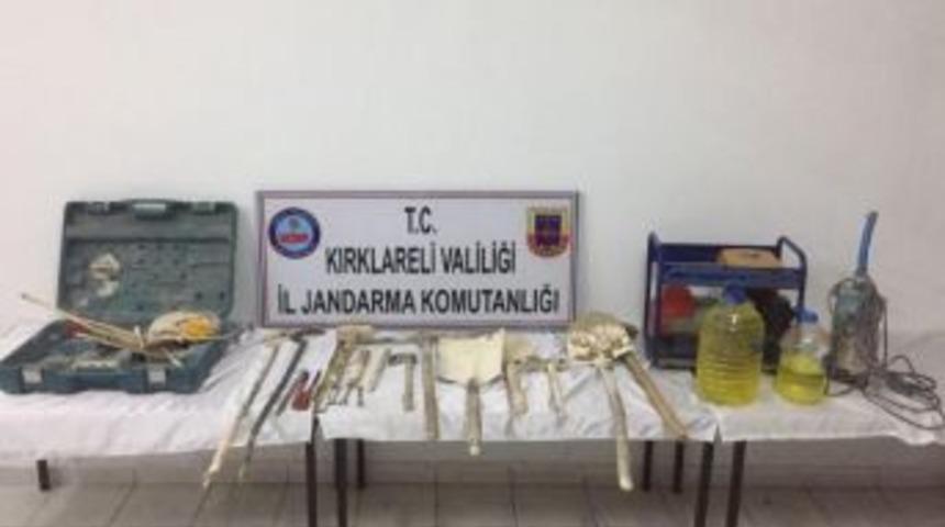 Kırklareli'de Kaçak Kazı Yapan 10 Kişi Yakalandı