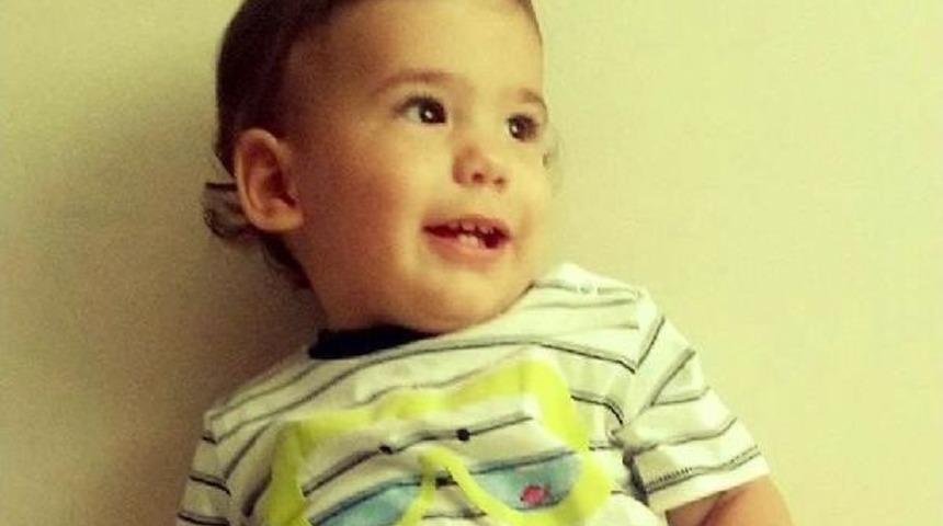 Elma Dilimi Soluk Borusunu Tıkayan 14 Aylık Bebek &Ouml;ld&uuml;