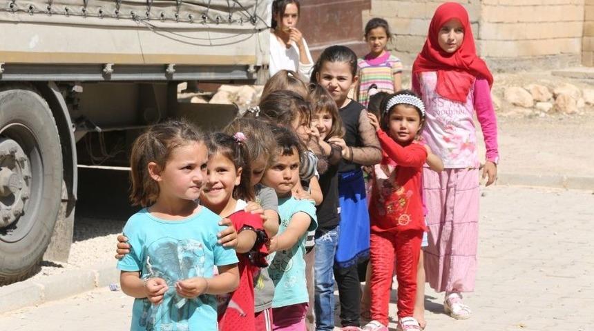 Mardin Belediyesi 700 &Ccedil;ocuğun Sa&ccedil;ını Kestirdi