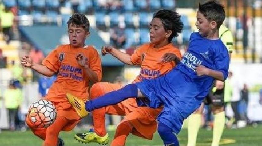 İbb Futbol Akademi'de Yeni Sezon Başlıyor