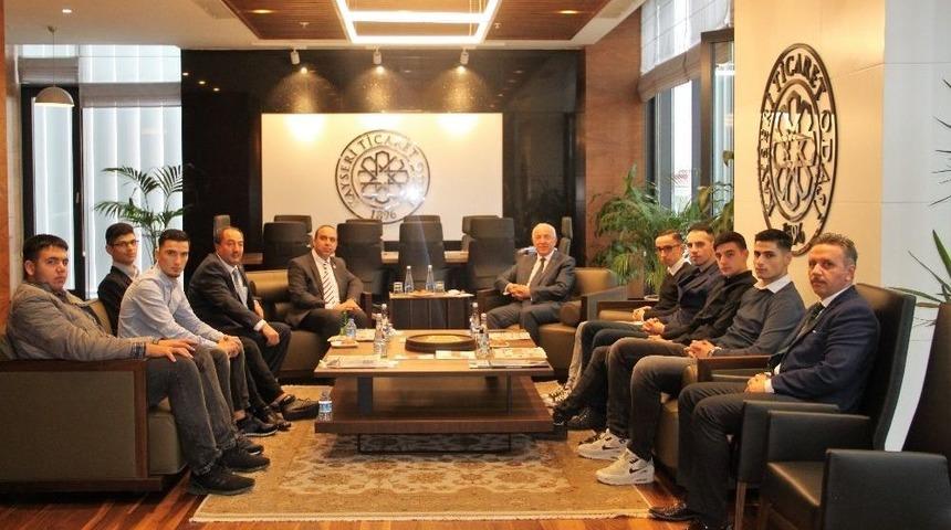 Başkan Hi&ccedil;yılmaz, Hollanda Kayserililer Vakfı Heyetini Konuk Etti