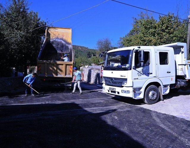 Büyükşehir Kuyucak’ta Yolları Asfaltlıyor