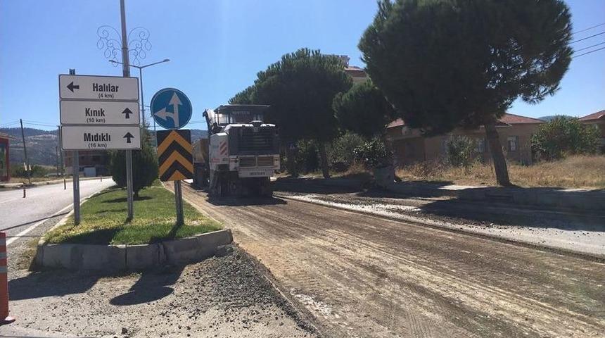 Selendi&rsquo;de Yollarında Sıcak Asfalt &Ccedil;alışması