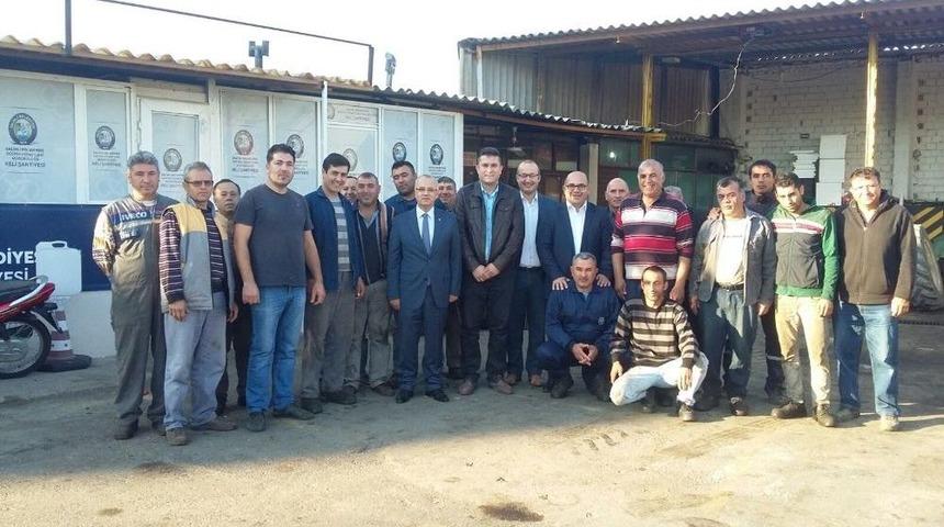 Başkan Kayda Mesaiye İş&ccedil;ilerle Kahvaltı Yaparak Başladı