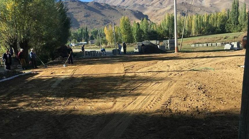 Yolalan Beldesinde Yol Yapım &Ccedil;alışması