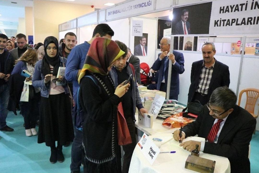 Yazar Hayati İnan&ccedil;: &ldquo;kayseri&rsquo;de &Ccedil;ok B&uuml;y&uuml;k Bir İlgiyle Karşılandım&rdquo;