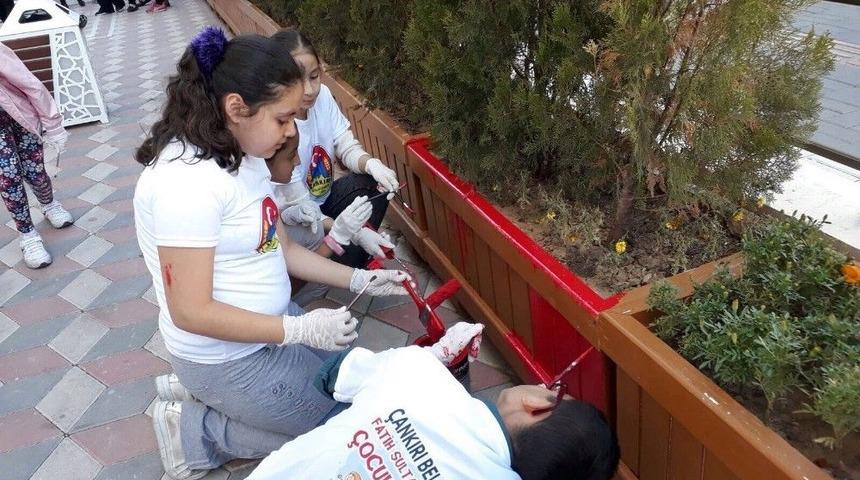&Ccedil;ocuklar &Ccedil;evre D&uuml;zenlemelerini Kendileri Yaptı