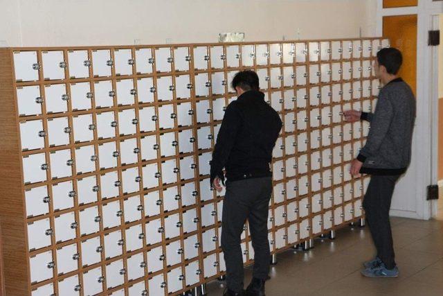 Bu Okulda &ldquo;telefonlar Dolapta, Dikkatler Derste&rdquo; 2