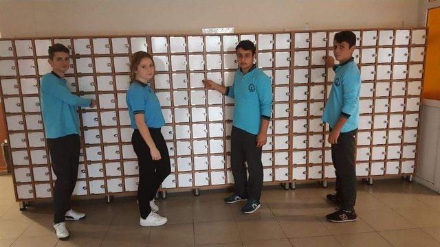 Bu Okulda &ldquo;telefonlar Dolapta, Dikkatler Derste&rdquo; 3