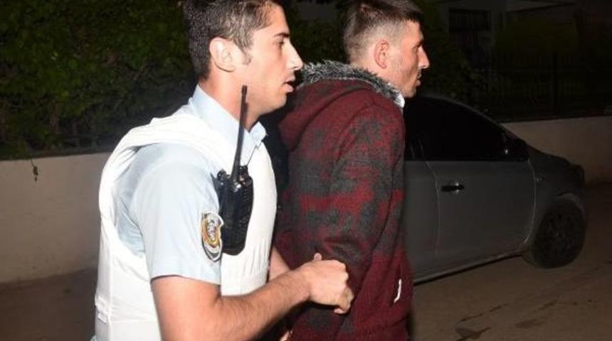 Eşiyle Tartışıp, Pencereden Silahla Ateş Etti