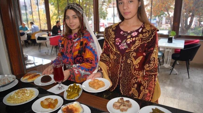 Bilecik&rsquo;in Lezzetleri Aynı Sofrada Buluşuyor