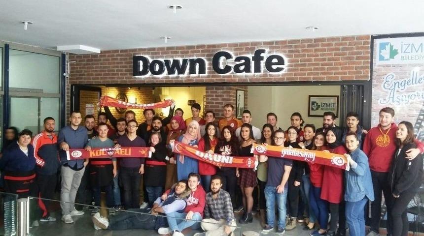 Ultraslan Down Kafe&rsquo;de