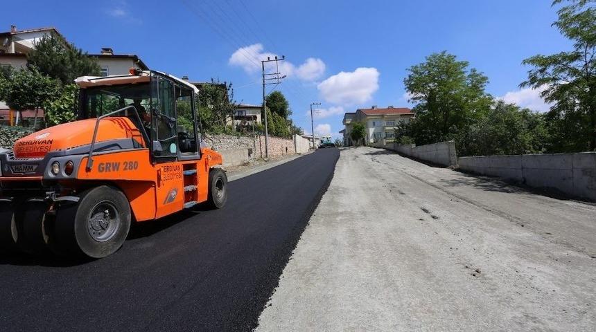 Serdivan&rsquo;da 110 Farklı Noktaya Sıcak Asfalt