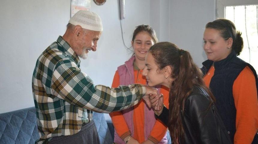 Kartepe&rsquo;li &Ccedil;ocuklardan B&uuml;y&uuml;klerine Ziyaret