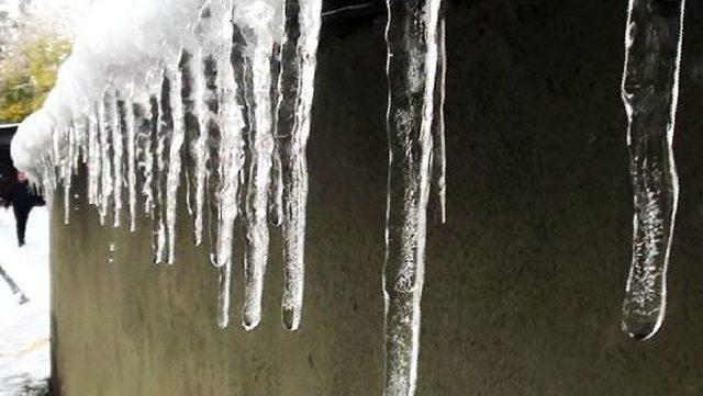 Ardahan'da Yollar Buz Bistine Döndü