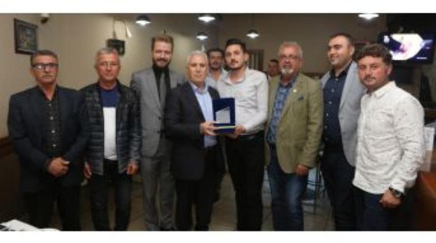 Balkan Mahallesi Esnafından Bozbey&rsquo;e Teşekk&uuml;r Plaketi