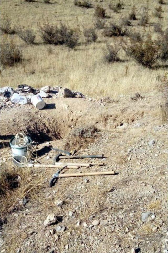 Define Avcıları Kazdıkları &Ccedil;ukurda Yakalandı 1