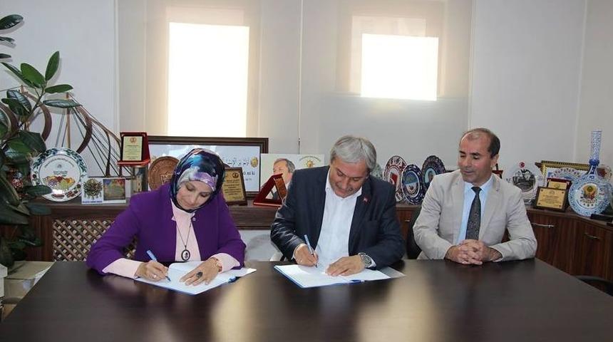 Bilecik İl Milli Eğitim M&uuml;d&uuml;rl&uuml;ğ&uuml; Ve Osmaneli Belediyesi Arasında Protokol İmzalandı