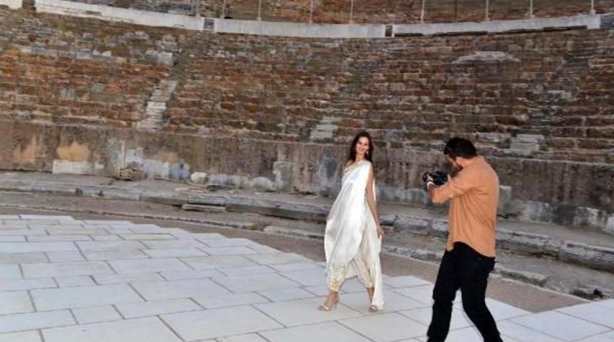 'miss Universe' I&ccedil;in Efes Antik Kenti Klibi