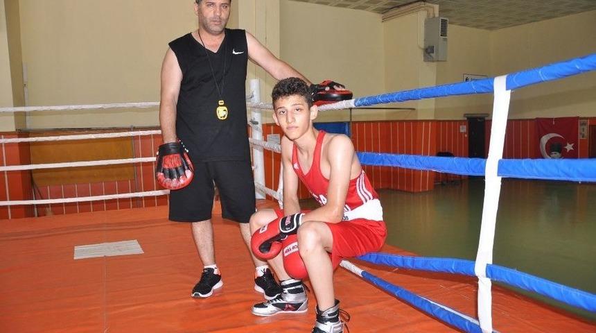 Baba-oğul Boksta Yılın &lsquo;en&rsquo; İyileri Oldular