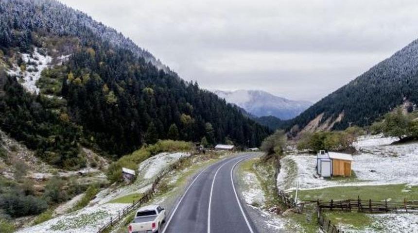 Ovit Dağı Beyaza B&uuml;r&uuml;nd&uuml;, Kartpostallık G&ouml;r&uuml;nt&uuml; Oluştu