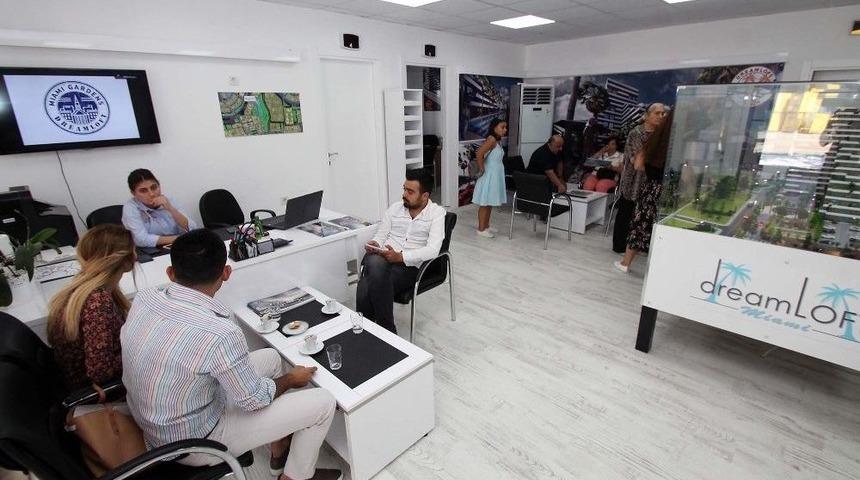 Dream Loft Miami İ&ccedil;in Sıraya Girdiler