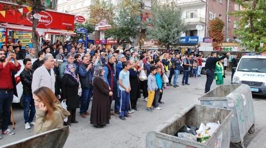 Meraklı Vatandaşlar Ş&uuml;pheli &Ccedil;antayı B&ouml;yle G&ouml;r&uuml;nt&uuml;ledi