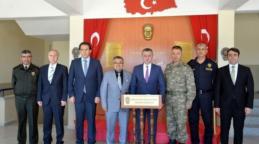 İl Protokol &Uuml;yeleri Pomem &Ouml;ğrencileriyle Bir Araya Geldi