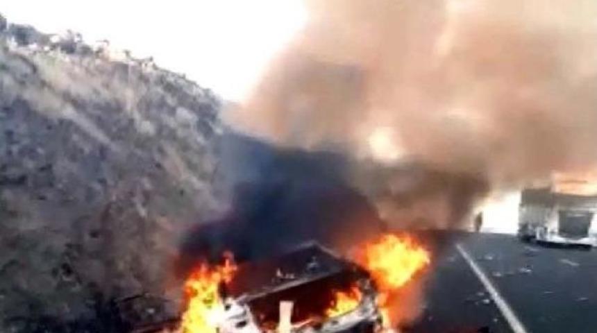 Takla Atan Otomobil Alev Alev Yandı