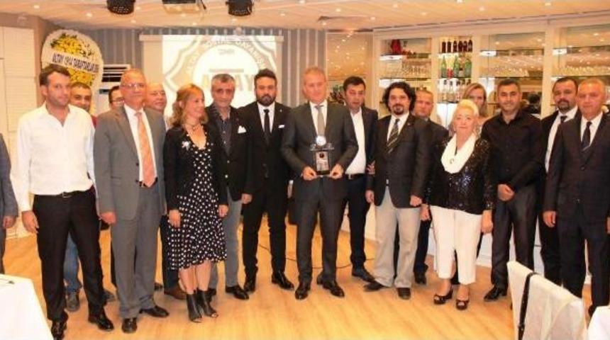 &Ouml;zgener'den Altay'a &Ouml;vg&uuml;