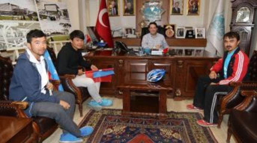 Doğu T&uuml;rkistan İ&ccedil;in Adana&rsquo;dan Ankara&rsquo;ya Pedal &Ccedil;eviriyorlar