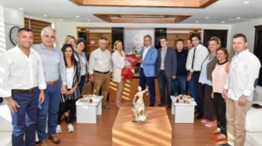 Dokuz Eyl&uuml;ll&uuml;lerden Başkan Uysal&rsquo;a Ziyaret