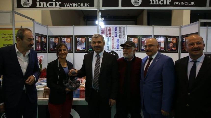 Başkan Ve Valiler Kitap Fuarında