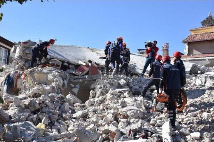 Aksaray'daki Deprem Tatbikatı Gerçeğini Aratmadı