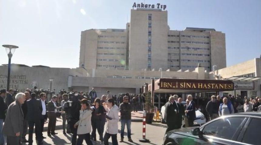 Baykal'ın Tedavisi Yoğun Bakımda S&uuml;r&uuml;yor