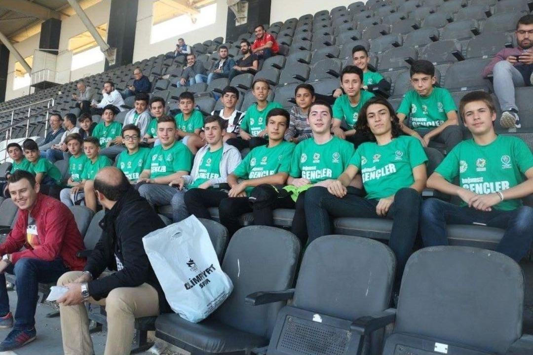 Bağımsız Gen&ccedil;ler Mektebi Sayesinde Bağımlılıktan Uzak Duruyorlar