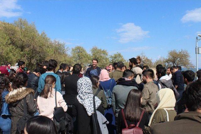 Üniversite Öğrencileri ‘mavi Tur Ve Akdamar Adası’ Gezisi
