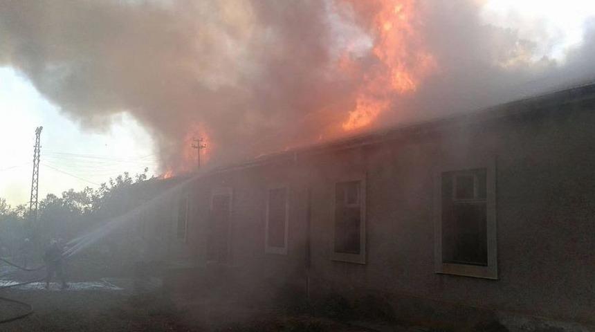 Alata Ziraat Okulu&rsquo;nda Yangın