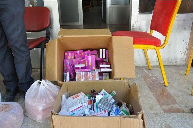 Bakkal D&uuml;kkanında 2 Koli İla&ccedil; Ele Ge&ccedil;irildi 2