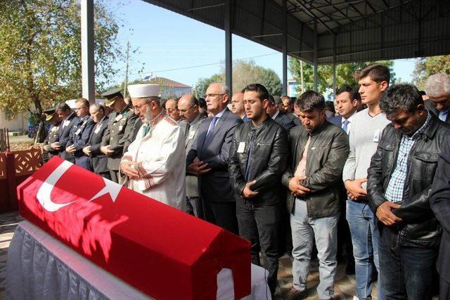 Kalp Krizi Sonucu Ölen Asker Samsun’da Toprağa Verildi