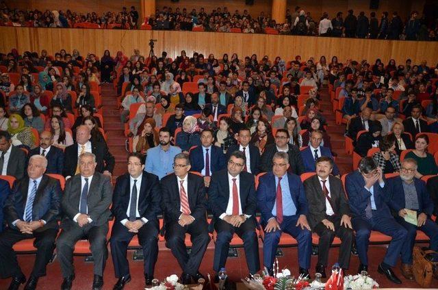 Aksaray’da “edebiyatımızın Yerli Ve Milli Sesi Tarık Buğra” Paneli Düzenlendi